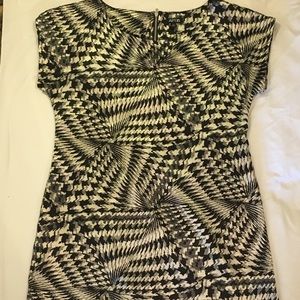 EUC Apt. 9 Black White Pattern Shirt Shift Dress M